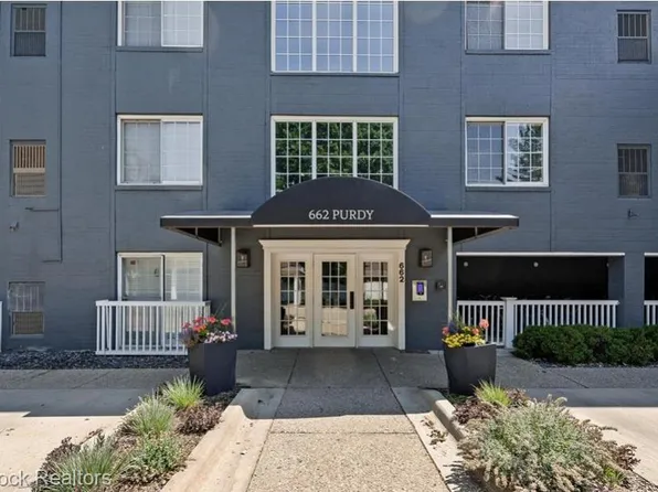 662 Purdy St APT 323, Birmingham, MI 48009