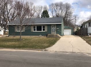 1075 26th St, Marion, IA 52302
