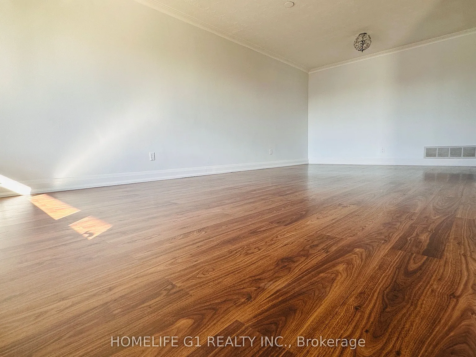 3 bed, $3,000 — Photo 4