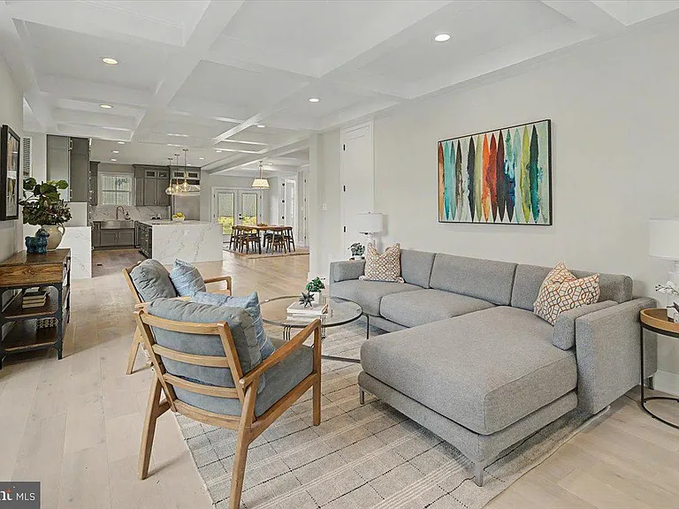 2902 Vista St NE — Photo 14