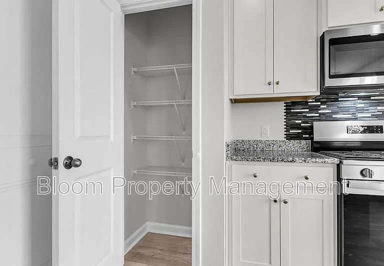 844 Lilyford Ln — Photo 17