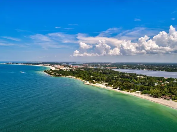 7832 Sanderling Rd, Sarasota, FL 34242