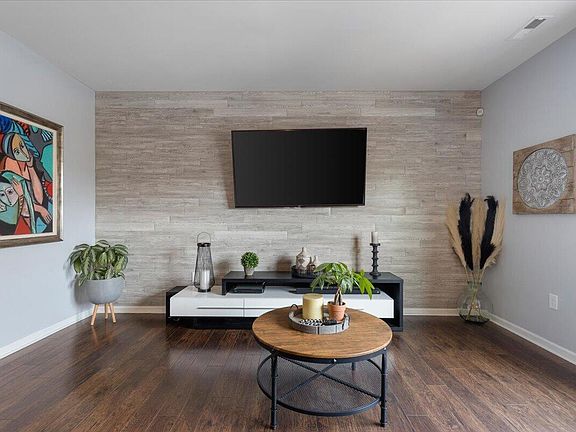 5th image of 2678 Averon Dr