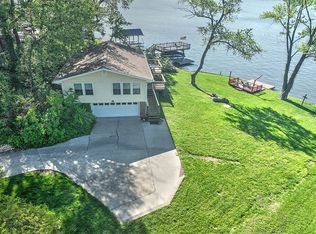 410 Lakeview Ln, Decatur, IL 62521