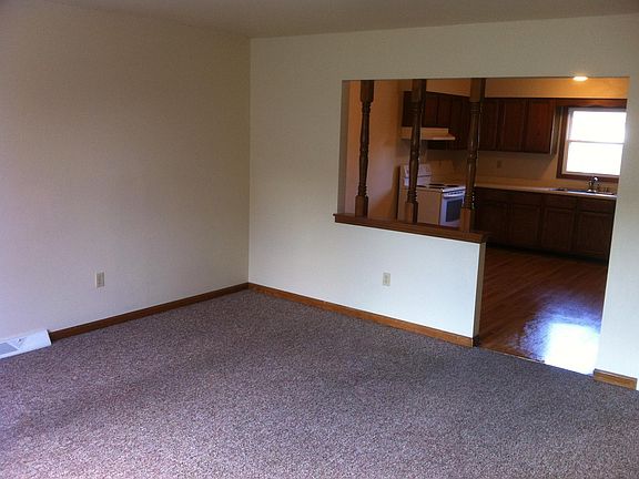 4th image of 1602 Erin Ln