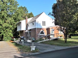 127 Powderhouse Rd, Vestal, NY 13850