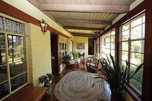 3rd image of 2553 Magnolia Ave
