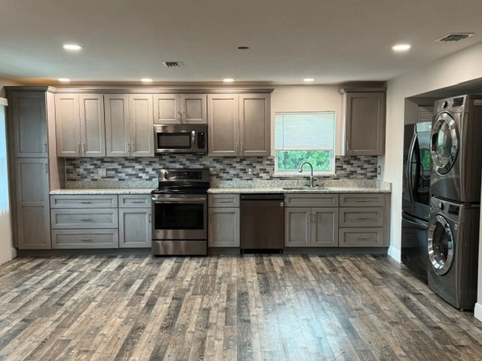 Perfectly remodeled 2-bedroom 2 bath condo located in South Daytona! — Photo 3
