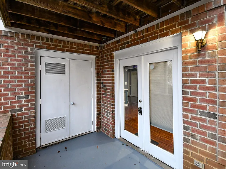 9720 Lake Pointe Ct #102 — Photo 32
