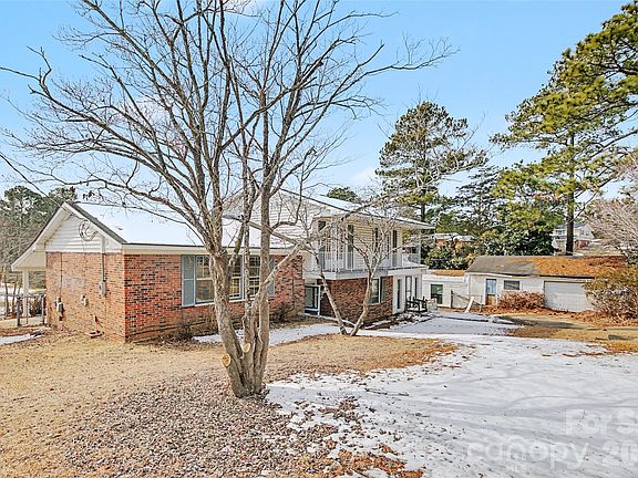 3rd image of 5001 Sycamore Dr