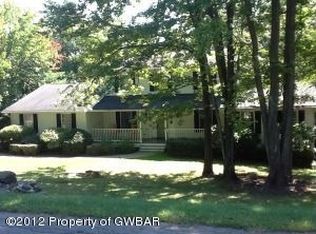 300 W Center Hill Rd, Dallas, PA 18612