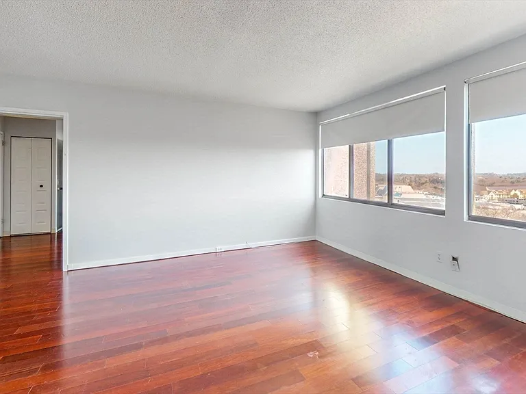 250 Hammond Pond Pkwy #1203N — Photo 28