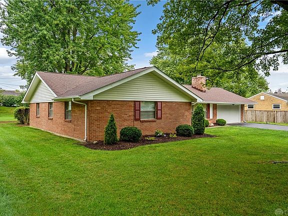 3rd image of 45 Fernwald Dr