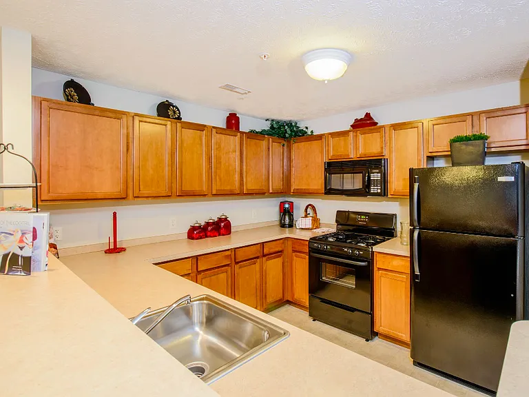 Pebblebrook Apartments — Photo 16