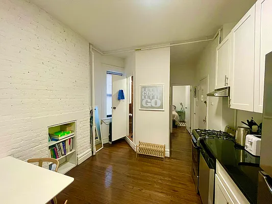 Rented by Bond New York | media 2