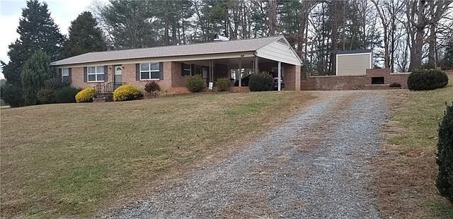 1st image of 1702 Oakmont Dr