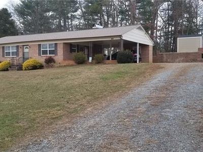 1702 Oakmont Dr, Lenoir, NC, 28645