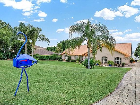 3rd image of 748 Sunset Pointe Dr