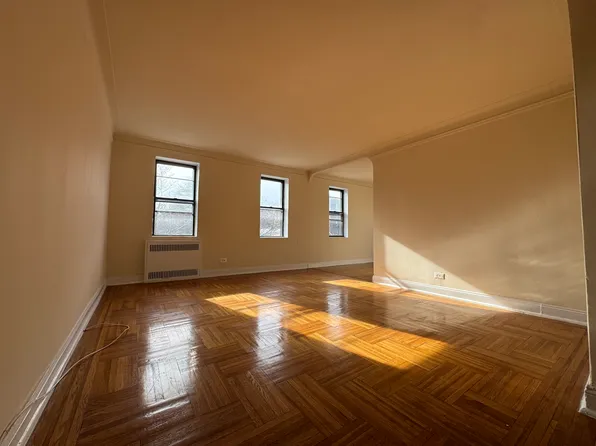 47-09 Skillman Avenue image 5 of 12