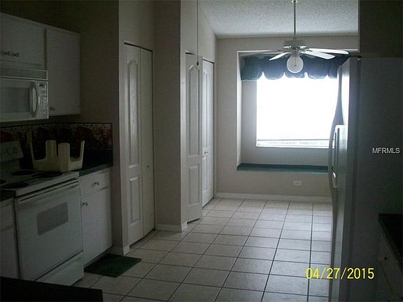 5th image of 946 Villeroy Greens Dr #00