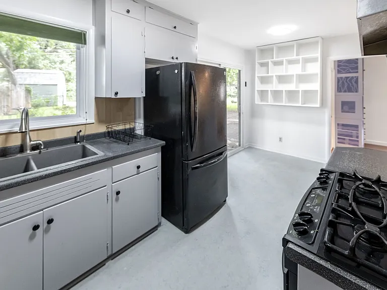 6202 Peggy St — Photo 4