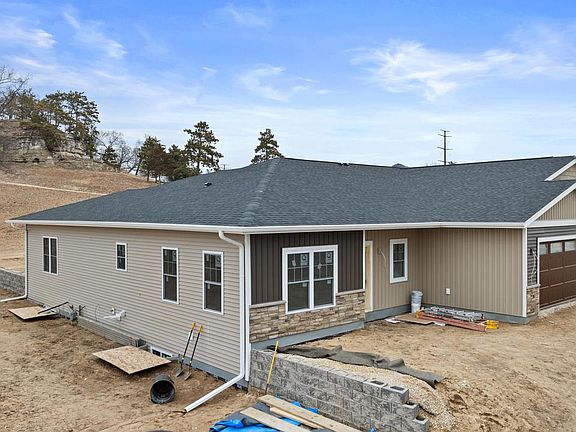 2nd image of W7676 Castle Mound ROAD