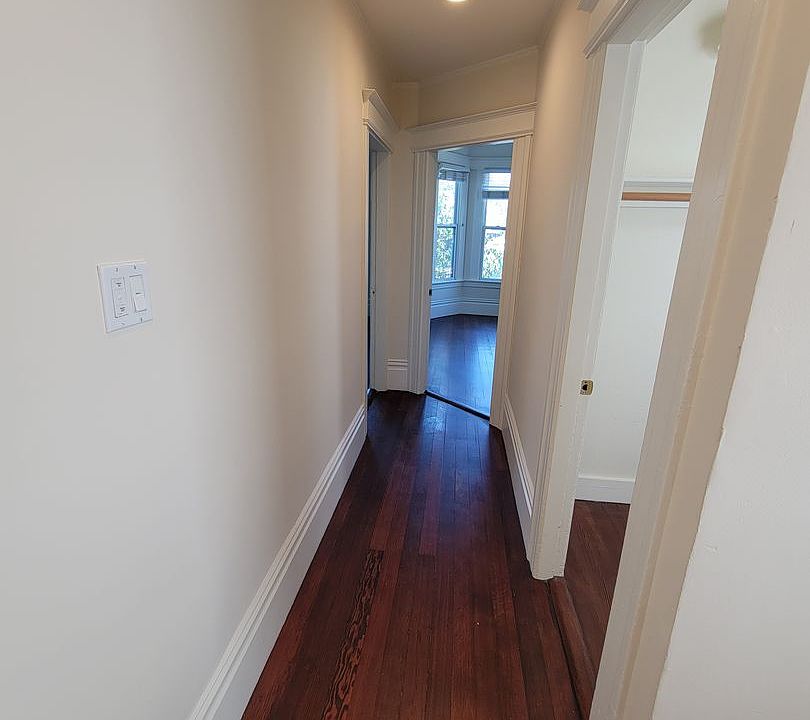 1st image of 257-261 S Van Ness Ave