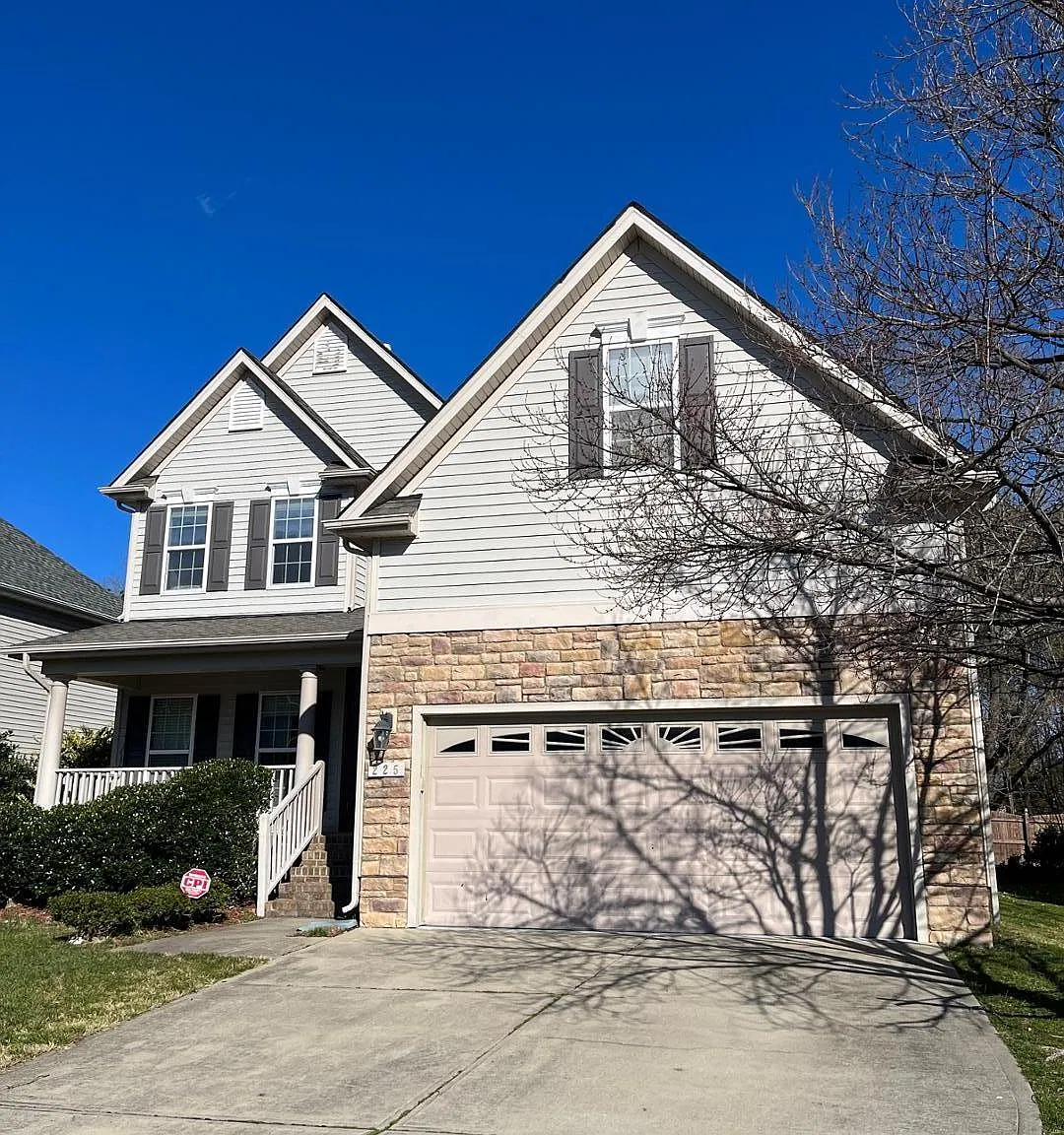 5 bed, 3.0 bath, 2727 sqft, $2,995 — Photo 4