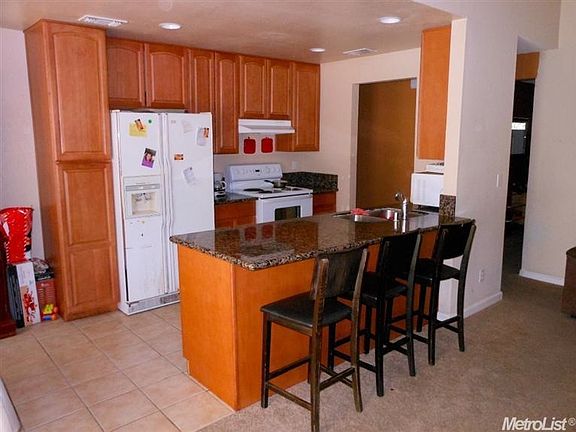 3rd image of 91 Marilyn Cir