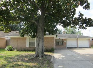 627 Peach Spring Dr, Houston, TX 77037