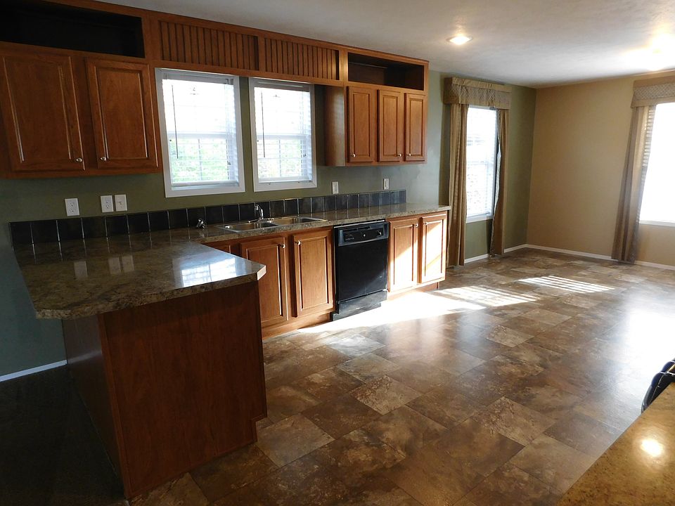 Kitchen and Dining 