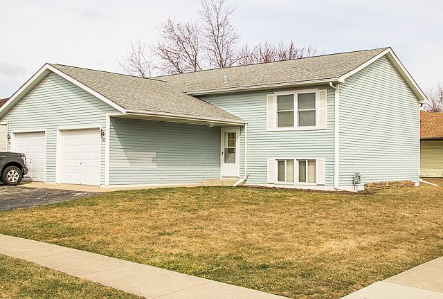 1st image of 642 Oriole Ct #642