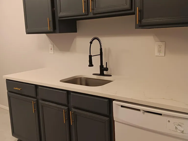 River Edge Apartments — Photo 37