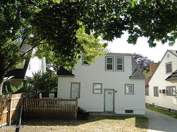 5th image of 719 Ardmore St SE