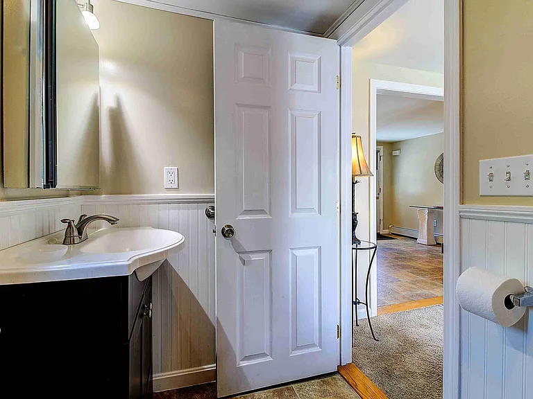 262 Riverside St — Photo 14