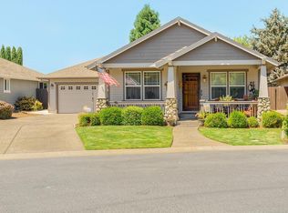 920 Schaefers Ln, Grants Pass, OR 97526