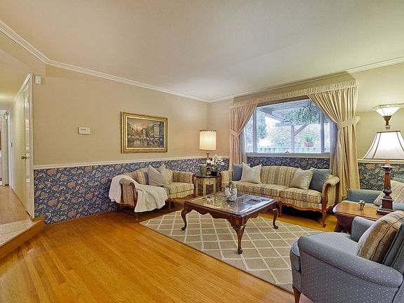 5th image of 1475 Stone Creek Dr
