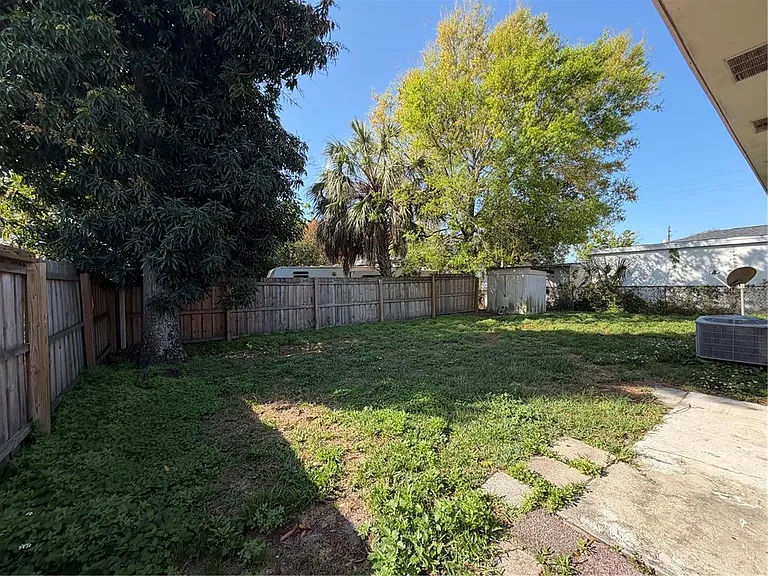 3230 W Saint Conrad St — Photo 17