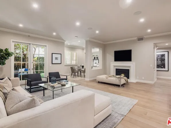 11500 San Vicente Blvd APT 218, Los Angeles, CA 90049