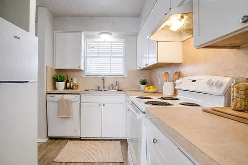 105 SE Gardens Blvd #108 Photo 1