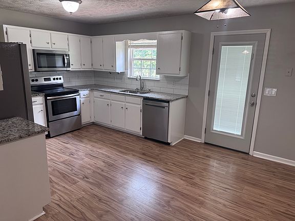 2nd image of 1730 Locerbie Dr