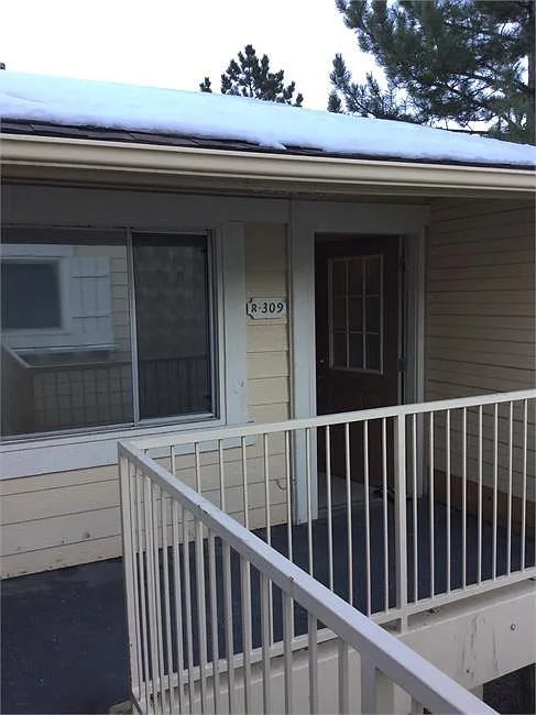 One Bedroom Condo For Rent At Wimbledon In Boulder — Photo 2