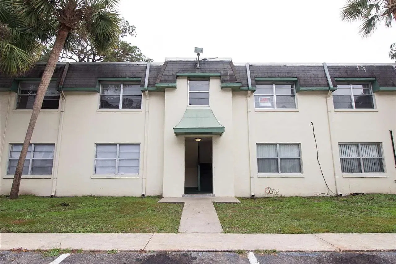2 bed, 1.5 bath, 1112 sqft, $950 — Photo 1