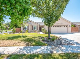 1571 Redbud St, Lemoore, CA 93245