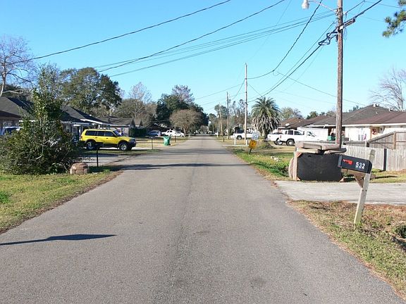 5th image of 528 Gardenia St