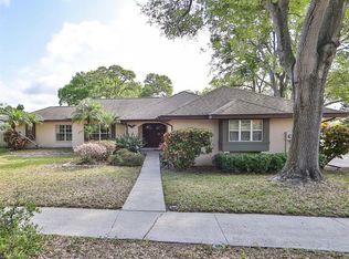 2321 Rolling Oaks Dr, Palm Harbor, FL 34683