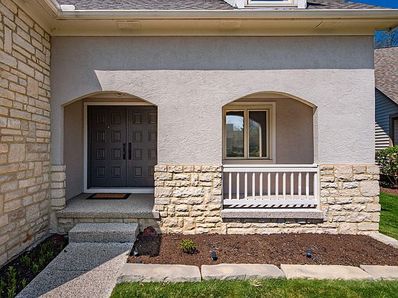 3rd image of 10417 Cambridge Pl