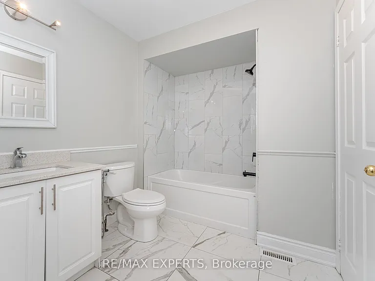 82 Twin Pines Cres — Photo 6