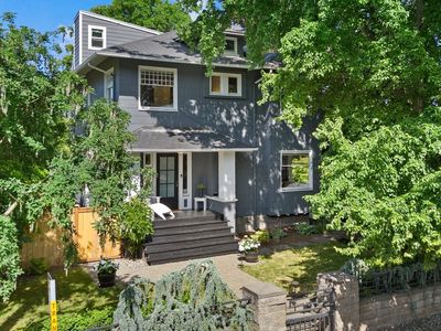 2159 10th Avenue W, Seattle, WA, 98119