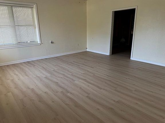 5th image of 713 W Main St